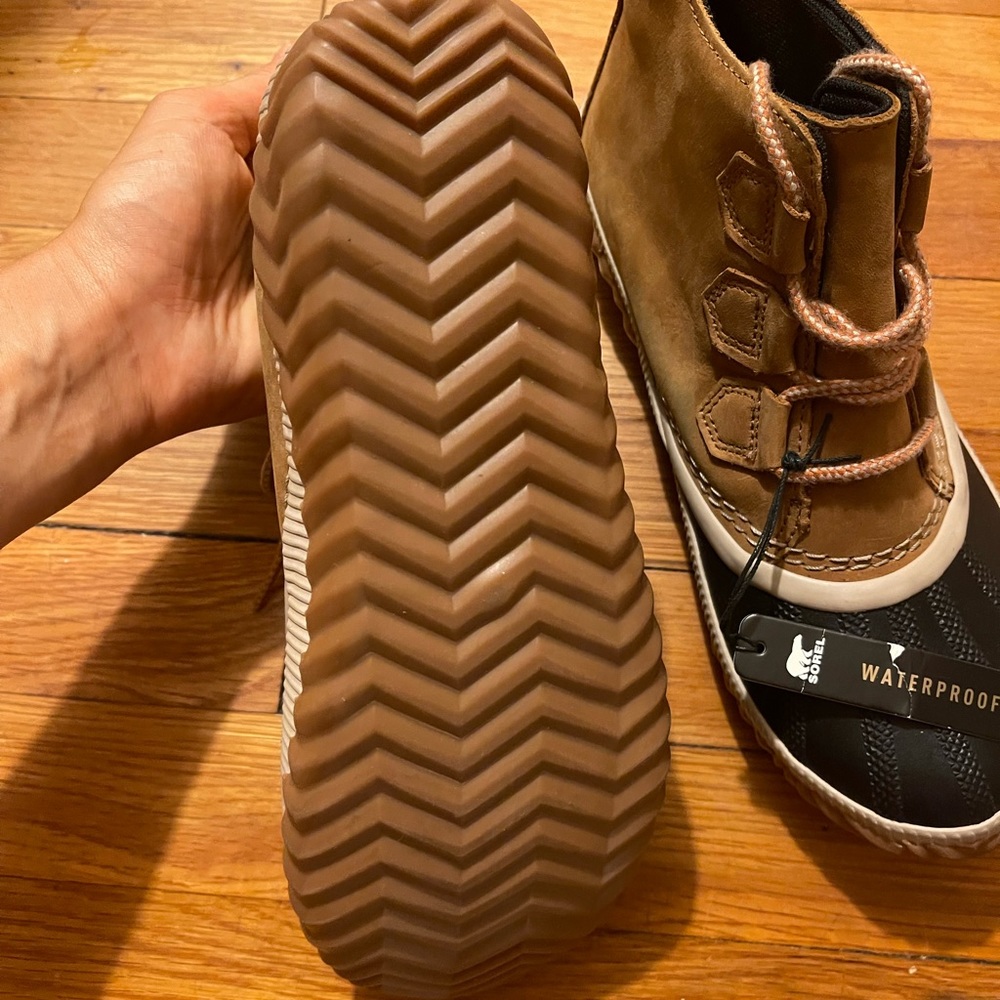 Sorel waterproof USA 9 leather - Picture 2 of 4